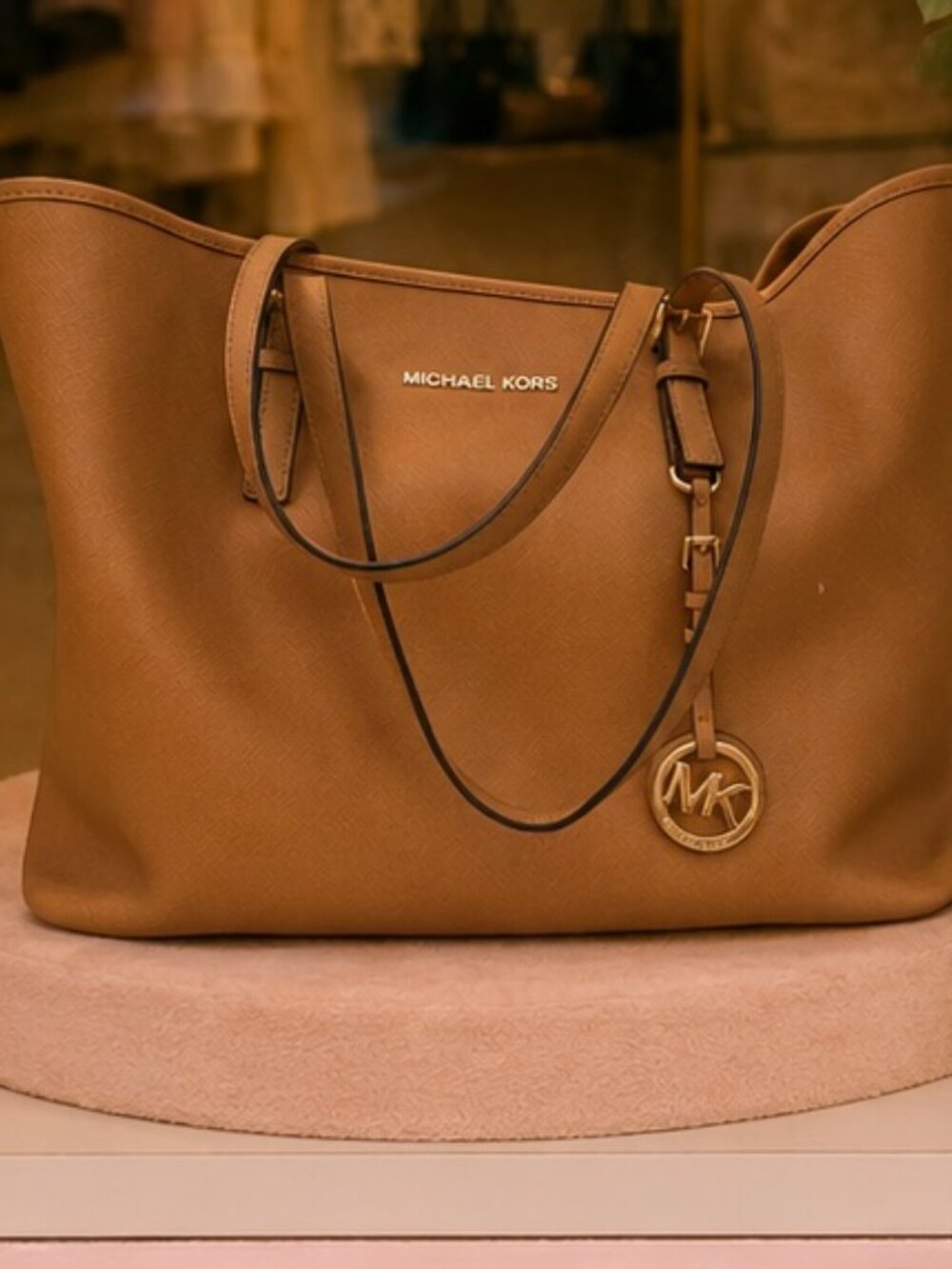 Michael Kors Jet Set Large Leather Tote